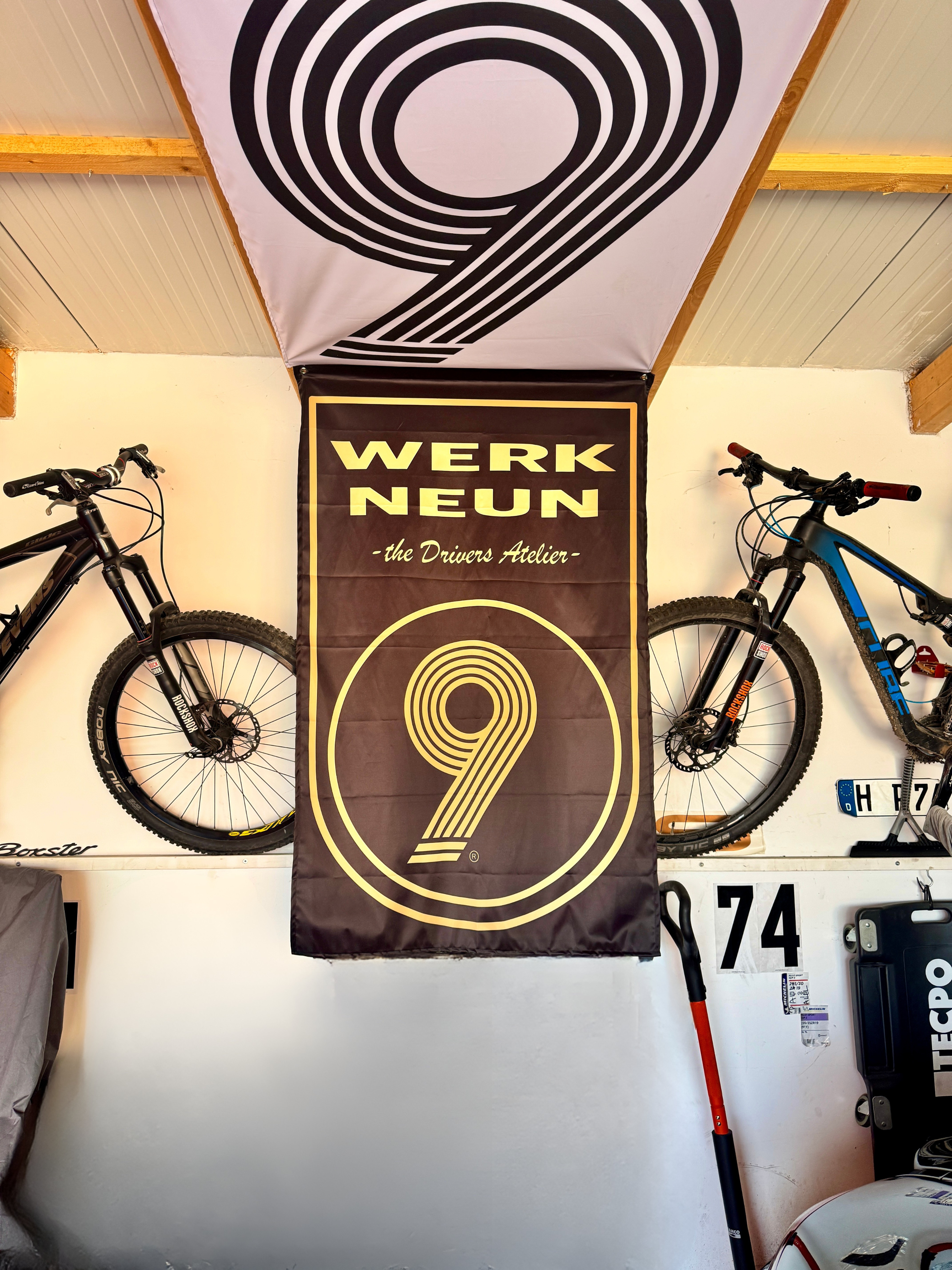 WERKNEUN Flagge